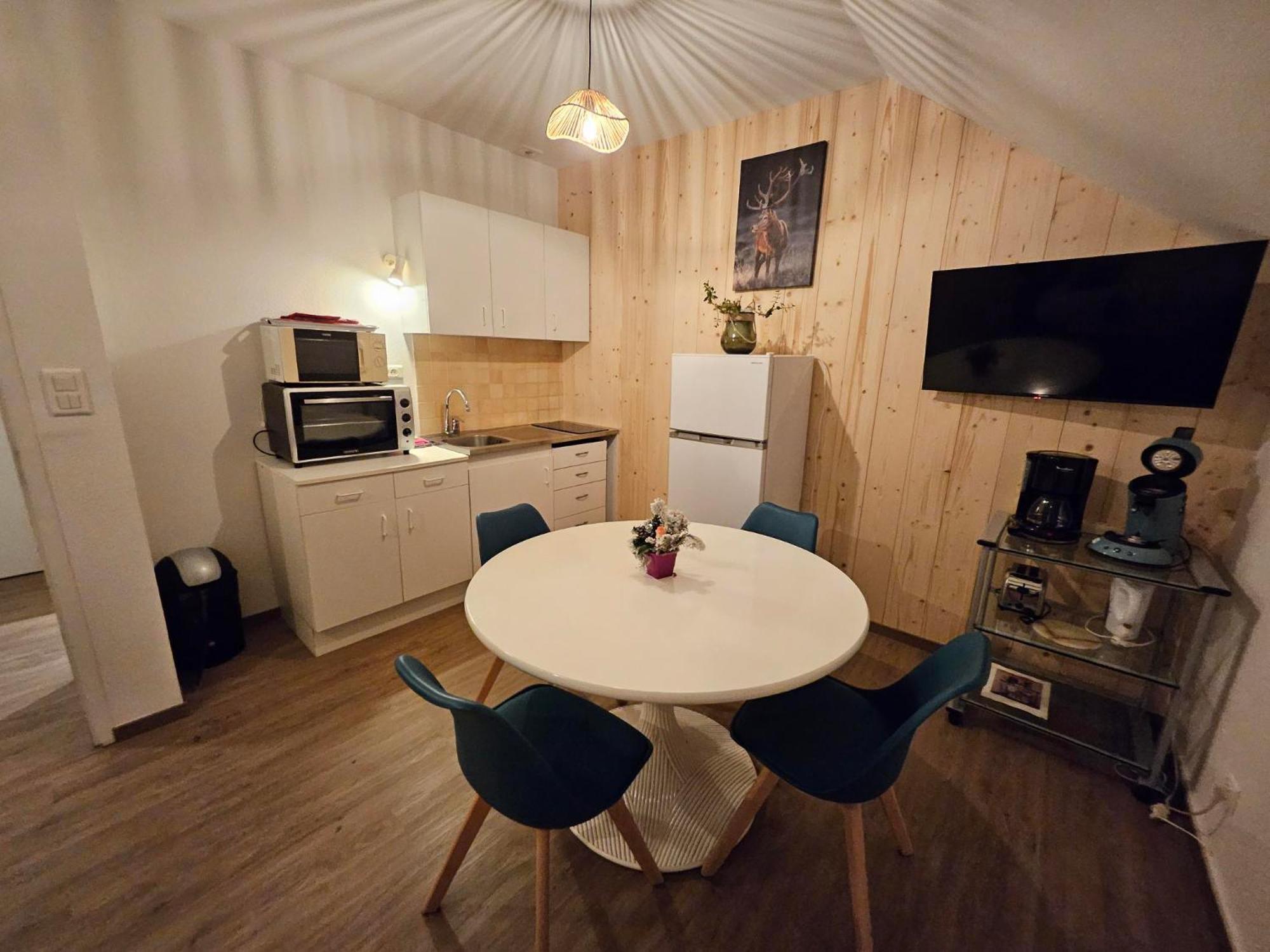 Gite Eglantine 2 A 6 Personnes Avec Spa Et Salle De Jeux Dans La Residence Ventron Eksteriør bilde